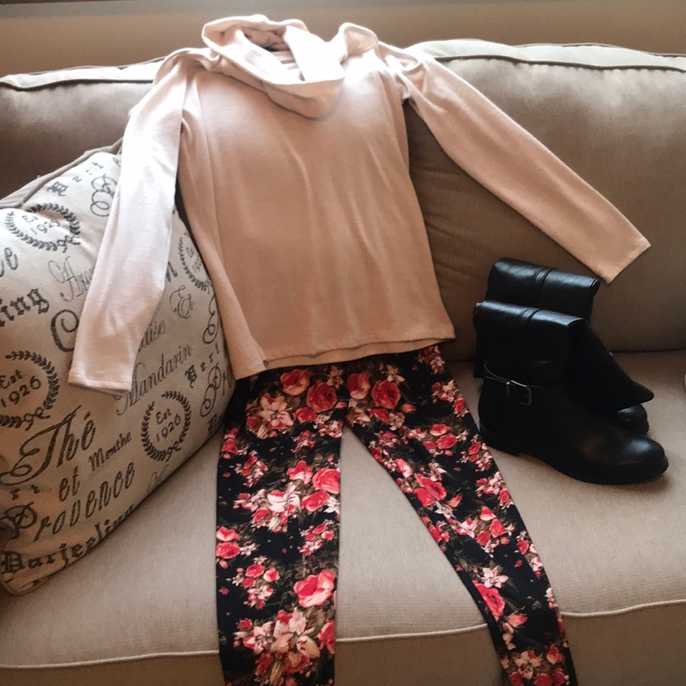 1 Left!! Women’s legging🍁 Floral Print Legging - Picture 3 of 8